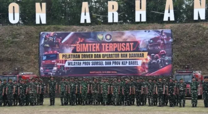 
					Danrem 044/Gapo Hadiri Penutupan Pelatihan Driver dan Operator Kendaraan Pemadam Kebakaran