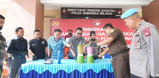 
					Ditresnarkoba Polda Sumsel Musnahkan Barang Bukti Narkoba dari 25 Kasus