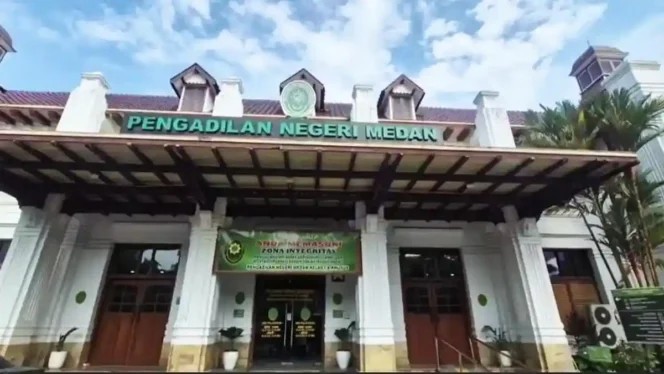 
					Jaksa Tuntut Dua Terdakwa Pembeli Pertalite dengan Jerigen 5 Bulan Penjara