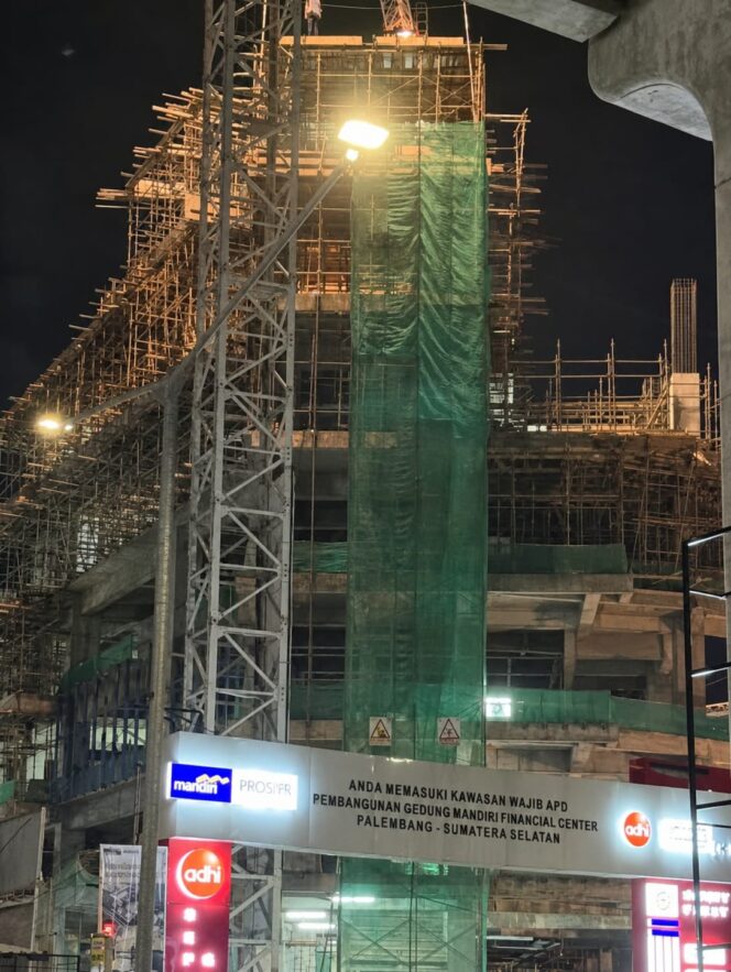 
					Proyek Rp126 Miliar Mandiri Financial Center Disorot, 22 KK Laporkan Rumah Retak, Tiga Kali Mediasi Belum Berbuah Kepastian
