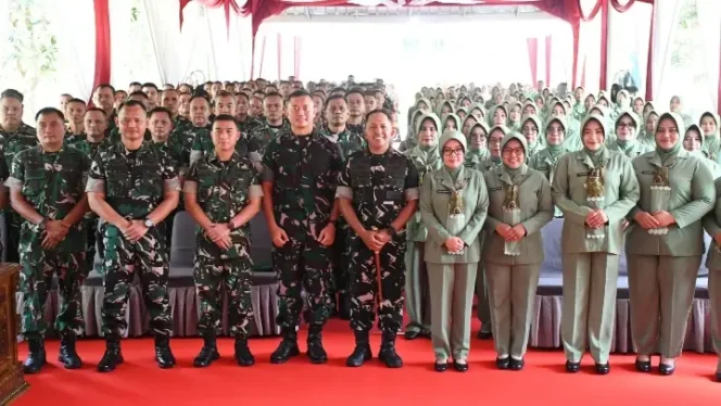 
					Kunjungi Kodim 0403/OKU, Danrem 044/Garuda Dempo Tekankan Profesionalisme Prajurit Berawal dari Keluarga Harmonis