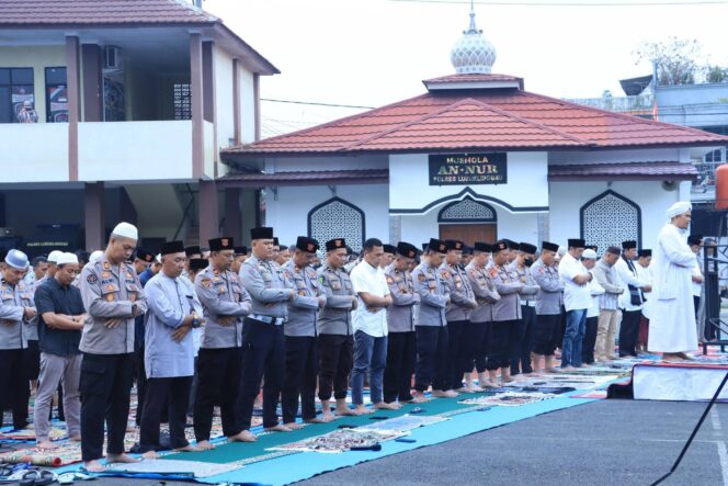 
					Hadapi Kemarau dan Ancaman Karhutla, Polres Lubuk Linggau Gelar Sholat Istisqa