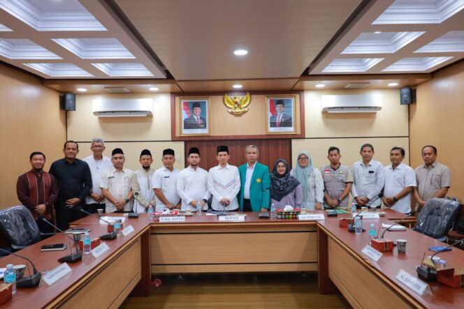 
					Bupati Aceh Barat Tantang Mahasiswa KKN USK: Satu Bulan, Harus Lahir Satu Inovasi untuk Desa