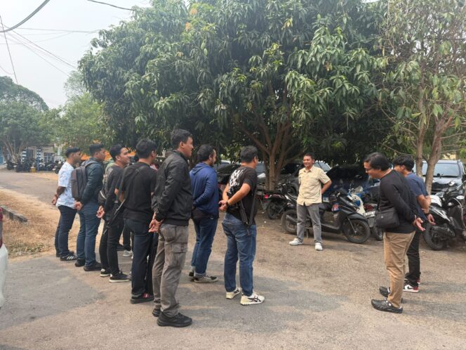 
					Satres Narkoba Polres Ogan Ilir Gerebek Sarang Narkoba di Desa Arisan Deras, 2 Pengedar Ditangkap, 11,51 Gram Sabu Disita